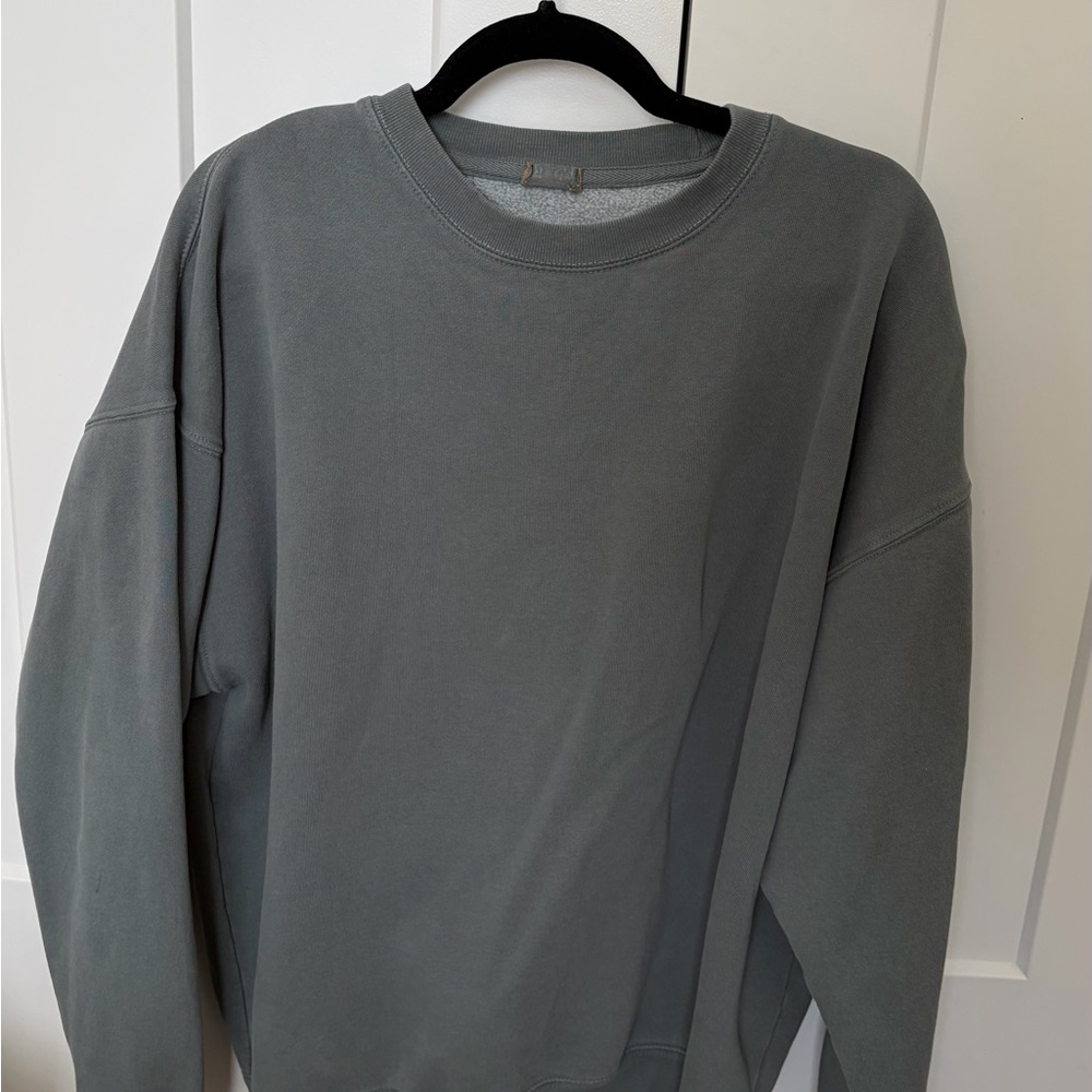 Brandy Melville Women's Crewneck Sweatshirt - sage green